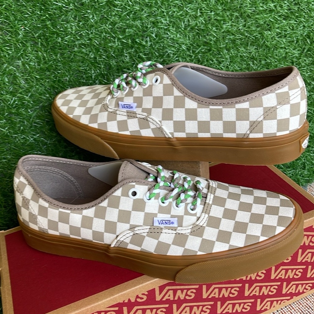 Vans Men’s Authentic
Checkerboard Moon Rock
VN0009PVCH8
Sneakers - Picture 11 of 16